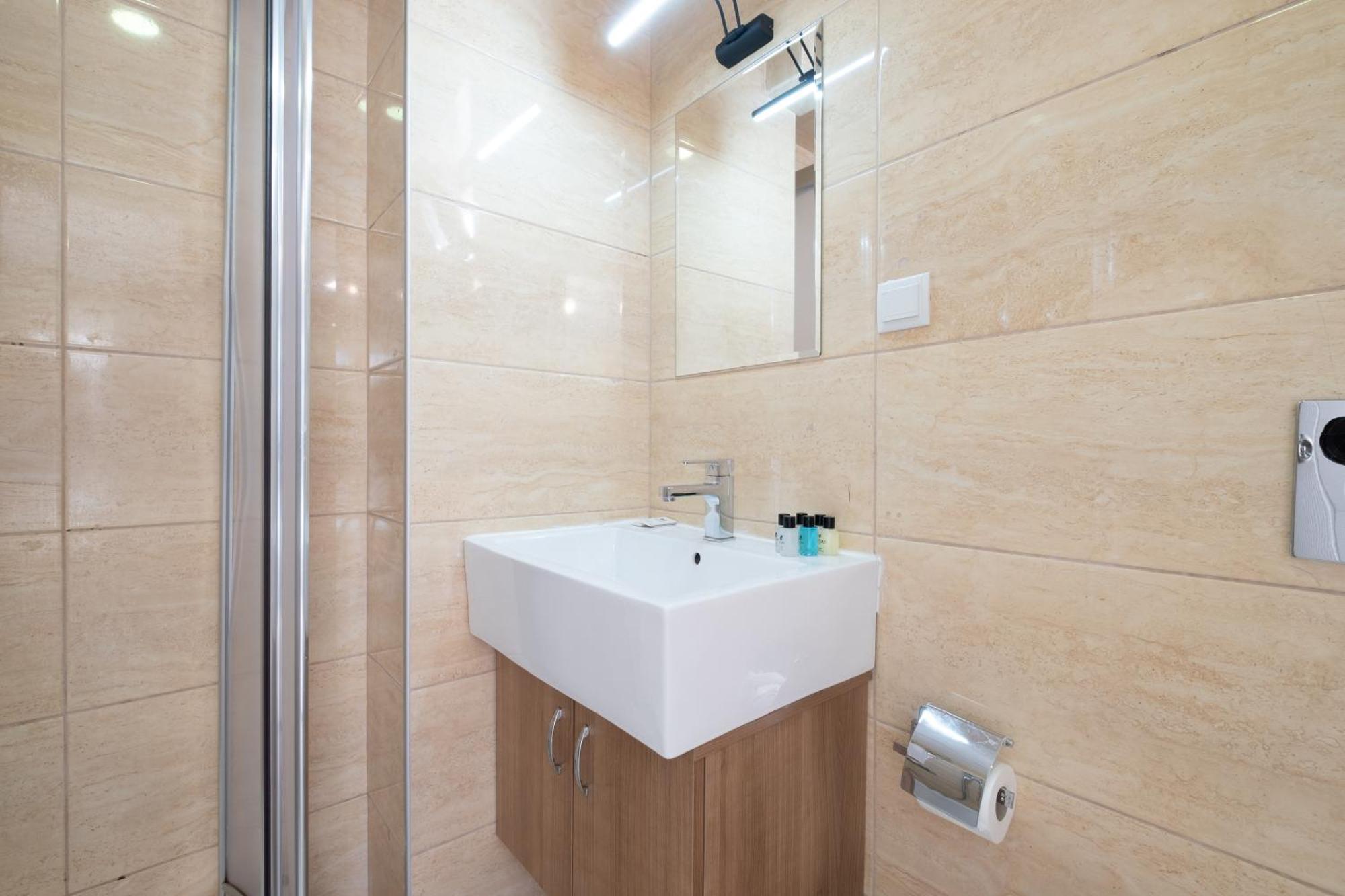 Lavin Hotel & Suites Istanbul Exterior photo