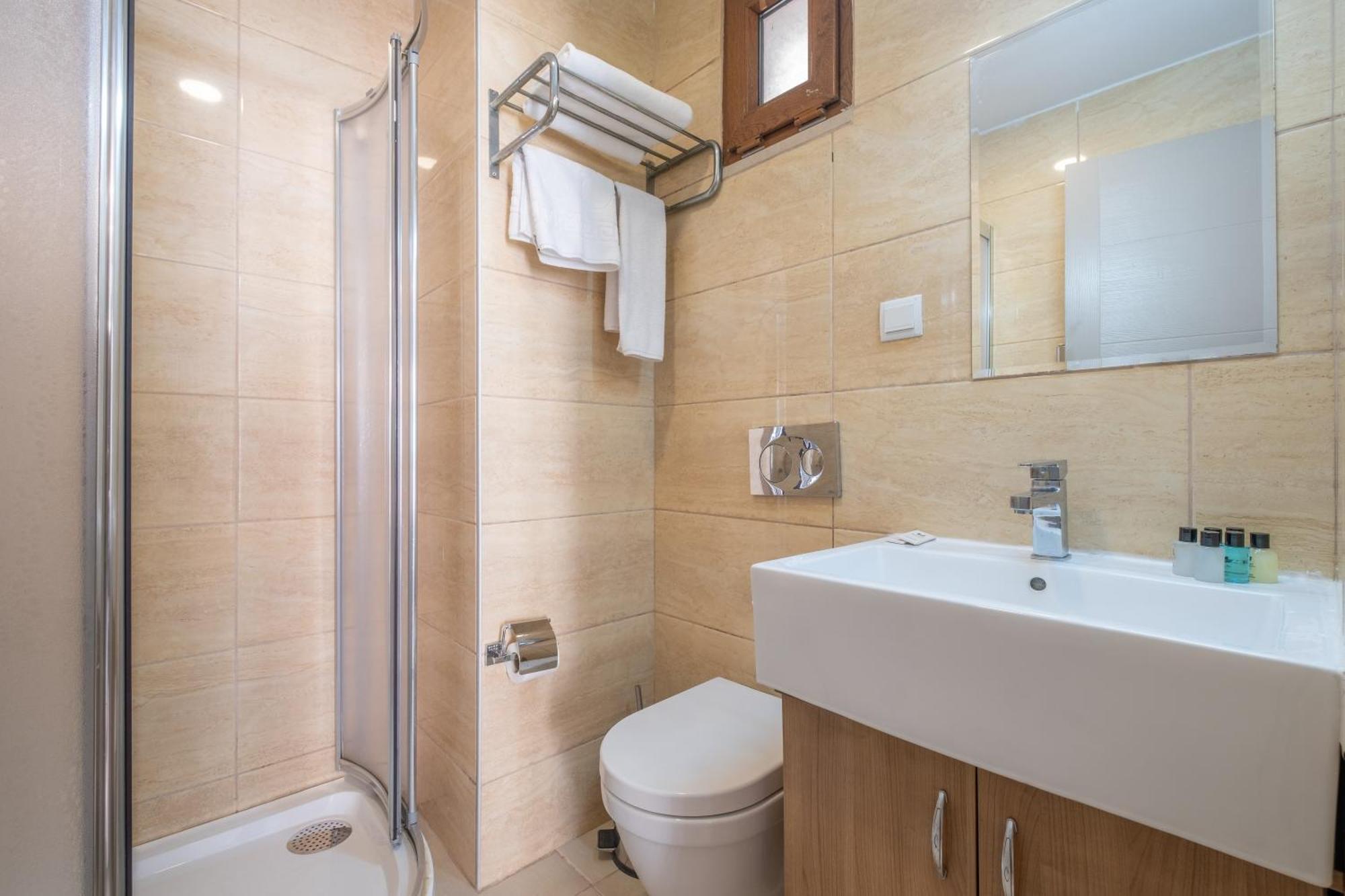 Lavin Hotel & Suites Istanbul Exterior photo